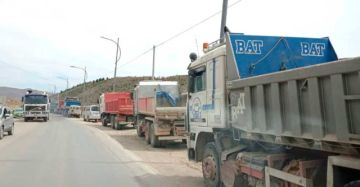 Los choferes reportan largas filas por combustibles y daño a sus ingresos