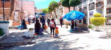 Decomisan una gran cantidad de bebidas en el cementerio