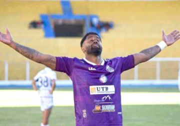 El autor de los goles para Real Potosí, Harold Reina.