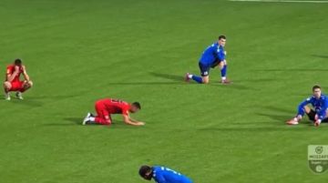 Técnico en Serbia pierde la vida en mitad de un partido