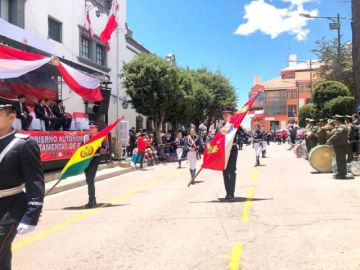 Actos del 10 de Noviembre inician con desfile escolar el viernes en Potosí