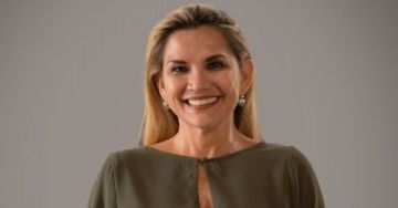 Jeanine Áñez celebra su liberación tras anulación de sentencia del TSJ