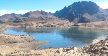 Aapos garantiza la distribución regular de agua de las lagunas del Kari Kari
