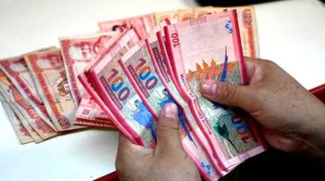 Exasistente fiscal presa por apoderarse de oro y dinero secuestrado