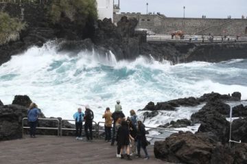 Tres personas perdieron la vida y 15 heridos en varios incidentes por golpes de mar en la isla de Tenerife