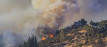 Nueva Zelanda combate incendio forestal que amenaza un parque Patrimonio de la Humanidad