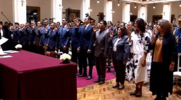 Ministras y ministros fueron posesionados por Rodrigo Paz