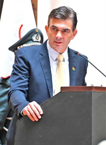 El Presidente fija plazo de 6 meses para encarar reformas económicas