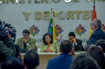 Ministerio de Salud anuncia que aplicará hasta diciembre un sistema electrónico de citas para acabar con las filas