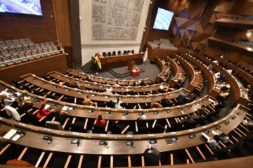Senado logra acuerdos para conformar comisiones; en Diputados continúan las negociaciones