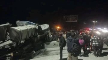 Aprehenden a conductor de 18 años sin licencia tras accidente en la Autopista La Paz-El Alto