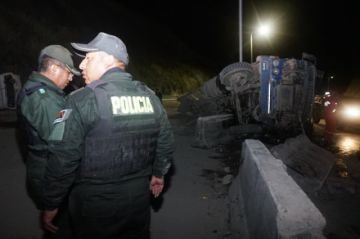 Aprehenden a conductor de 18 años que protagonizó accidente en la autopista La Paz - El Alto