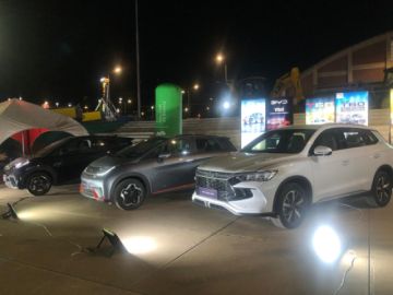 Los BYD son motorizados eléctricos.