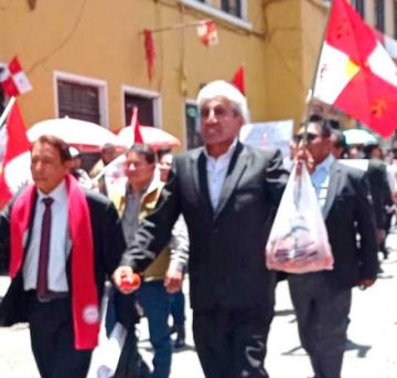 Cívicos inician movilización por la renuncia de todos los concejales