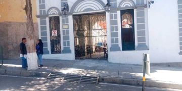 Levantaron tapiado de edificio edil y cívicos anuncian medidas más duras