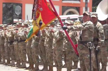 Rinden homenaje cívico al Himno Nacional de Bolivia