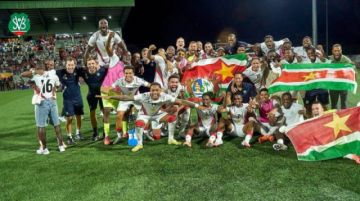 Surinam, un país pequeño y sin tradición futbolera se interpone en el camino de la Verde