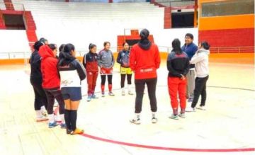 Deportivo Calderón quiere dar el primer golpe a CRE en “semis” de la Liga Femenina de Futsal