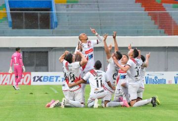 Nacional empata y sigue en la lucha por un torneo internacional