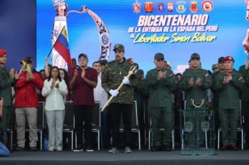 Nicolás Maduro dice que Venezuela vive una «coyuntura decisiva para su existencia» como república