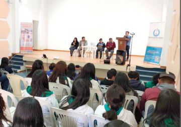 Fortalecen defensa de DDHH con defensores escolares