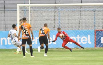 Gráfica de penal cobrado en favor de Gualberto Villarroel.