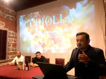 Presentan libro acerca de las cepas patrimoniales y criollas