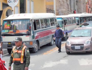 Sokol ordena ‘cierre total’ de comisarías de Tránsito