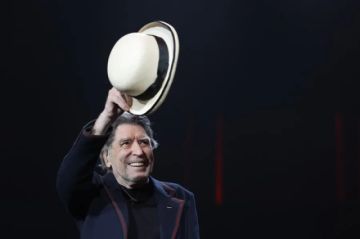 Sabina da un emocionado adiós en el «último concierto y el más importante» de su vida