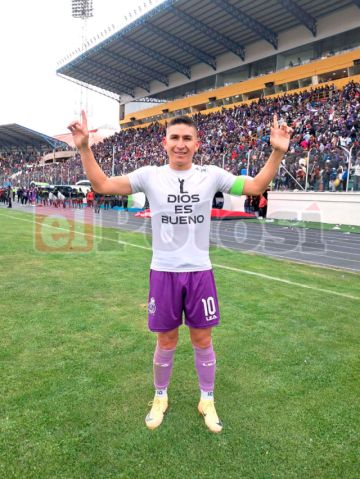 El goleador de Real Potosí, Vladimir Castellón.