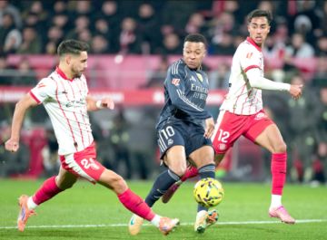 El Girona agranda la herida  del Real, que cede el liderato