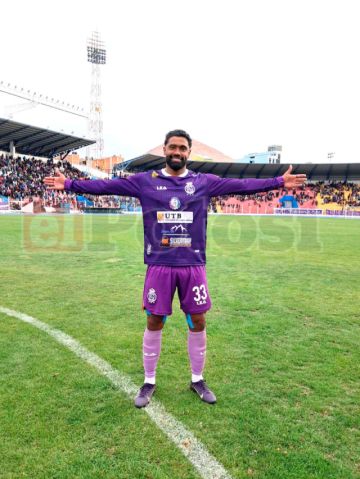 El delantero de Real Potosí, Harold Reina.