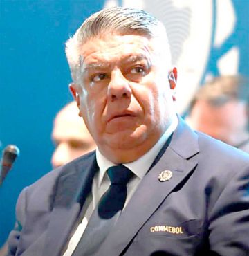 “Chiqui” Tapia cobra 41 mil dólares  de la Conmebol