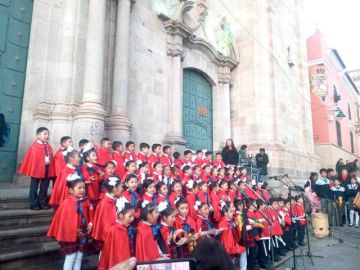Coro infantil Kinder "Potosí" cerró su año escolar con canto
