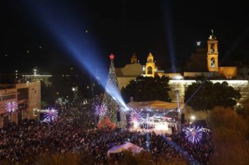 Belén enciende su Navidad con esperanza tras dos años de oscuridad por la guerra en Gaza