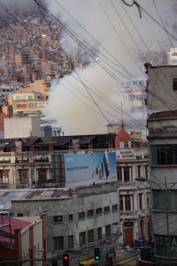 Cifran en $us 600 mil las pérdidas económicas en artesanos de edificio incendiado en La Paz