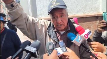Movilización deriva en cruce de palabras entre choferes y bloqueadores en el centro de Potosí