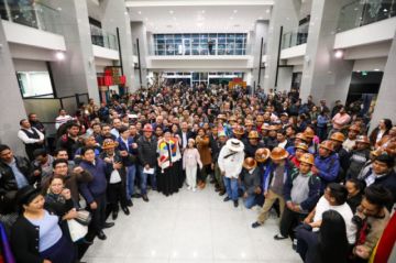 ¿Quiénes están en la lista de 800 exautoridades que no pueden salir del país por la Ley de Arraigo?