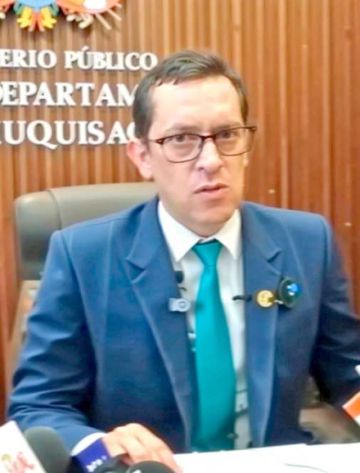 Distrital de Redes, con detención  domiciliaria