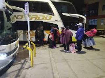 A diario, extienden más de 150 permisos de viaje para menores de edad en Potosí