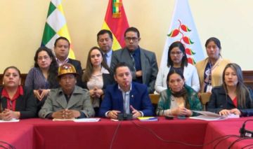 Lara anuncia rechazo al decreto de ajuste