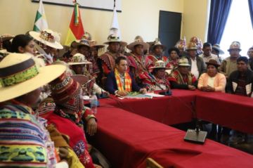 Ayllus de Potosí y Oruro respaldan a Lara y rechazan decreto 5503