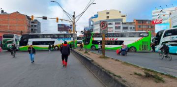 Choferes de La Paz y El Alto cumplen protesta y el Gobierno convocará a diálogo