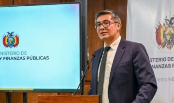 Ministro confirma reducción de salarios de autoridades y funcionarios públicos