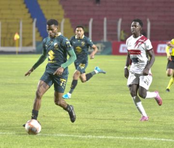 Con diez hombres, Bolívar gana la final de ida de la Copa en la Villa Imperial