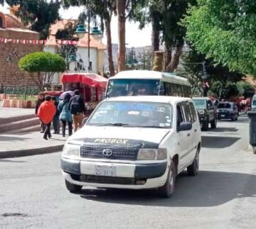 Sube pasaje de micros y viene el ajuste para el transporte en taxi