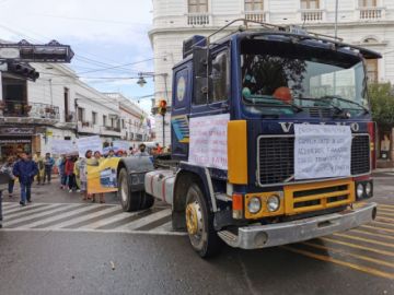Chuquisaca: transporte aún no se movilizará este lunes en contra del DS 5503