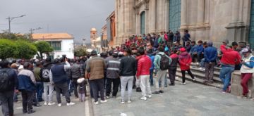 Choferes en Potosí quieren cobrar ilegalmente 3,50 pasaje en micros