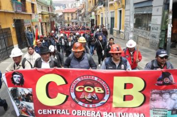 Sindicatos de Bolivia no se detienen en Navidad y protestan contra el retiro de la subvención a los combustibles