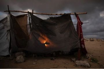 En Gaza, las lluvias se llevan cientos de tiendas de desplazados: «Es insoportable»